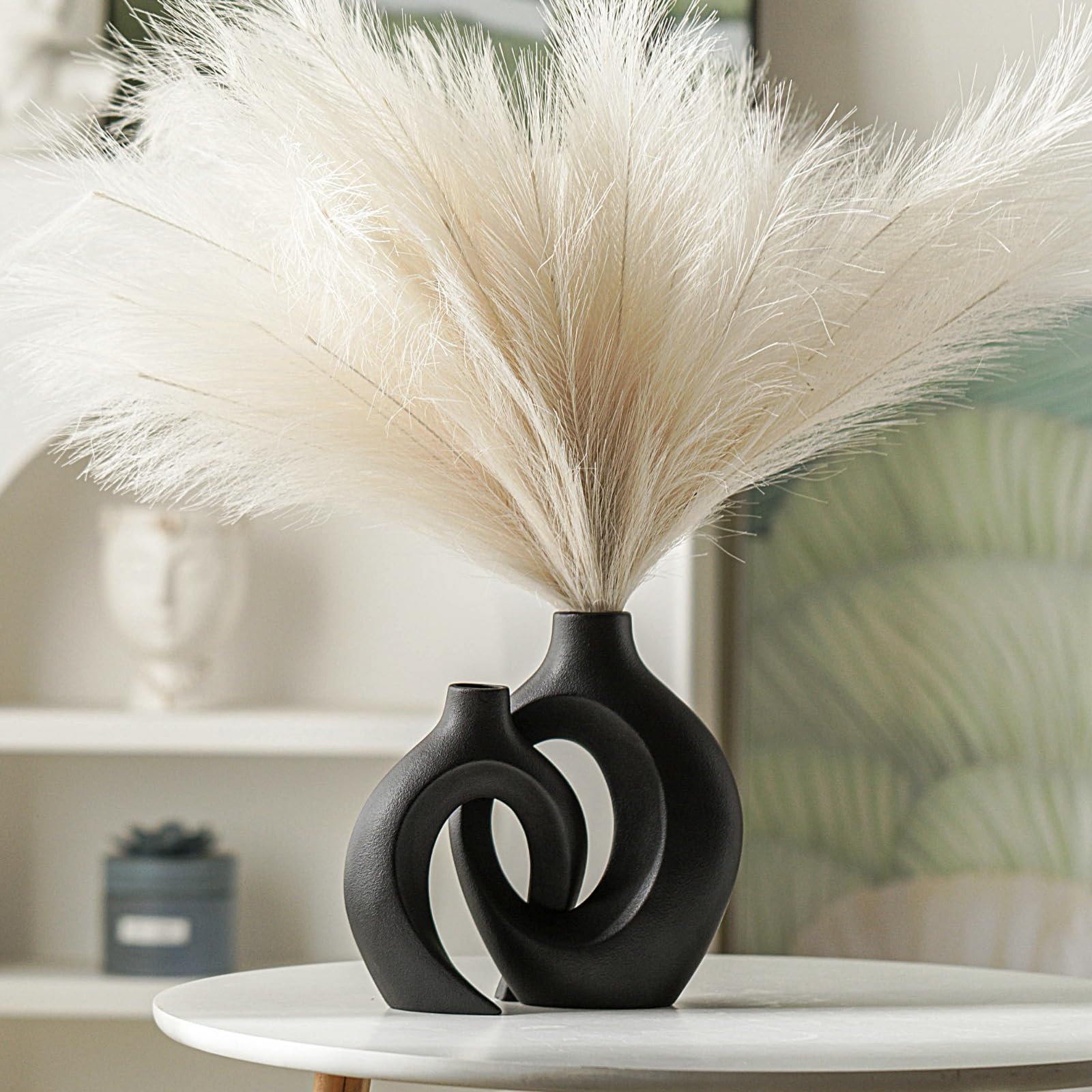 Lvases Snuggle Hollow small vase, front view, stems perfect.