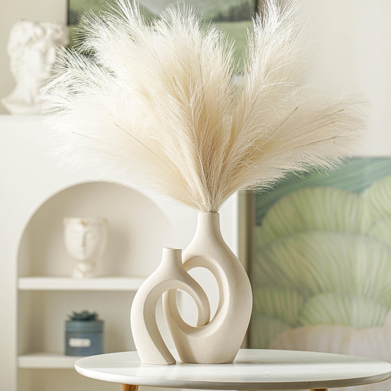 Lvases Snuggle Hollow close-up shows grainy frosted texture and modern design.