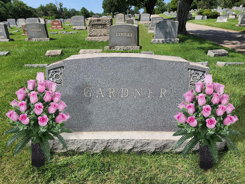 LVXINLI 24-head bouquet and vase set, cemetery décor that resists weather.