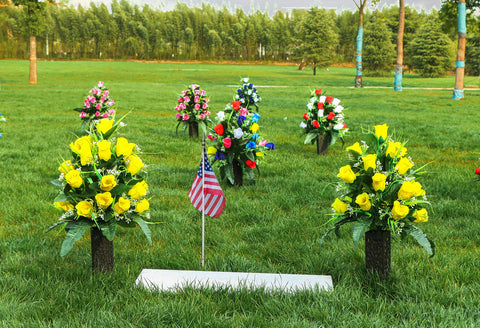 LVXINLI cemetery vase set two-pack showing stable grave display