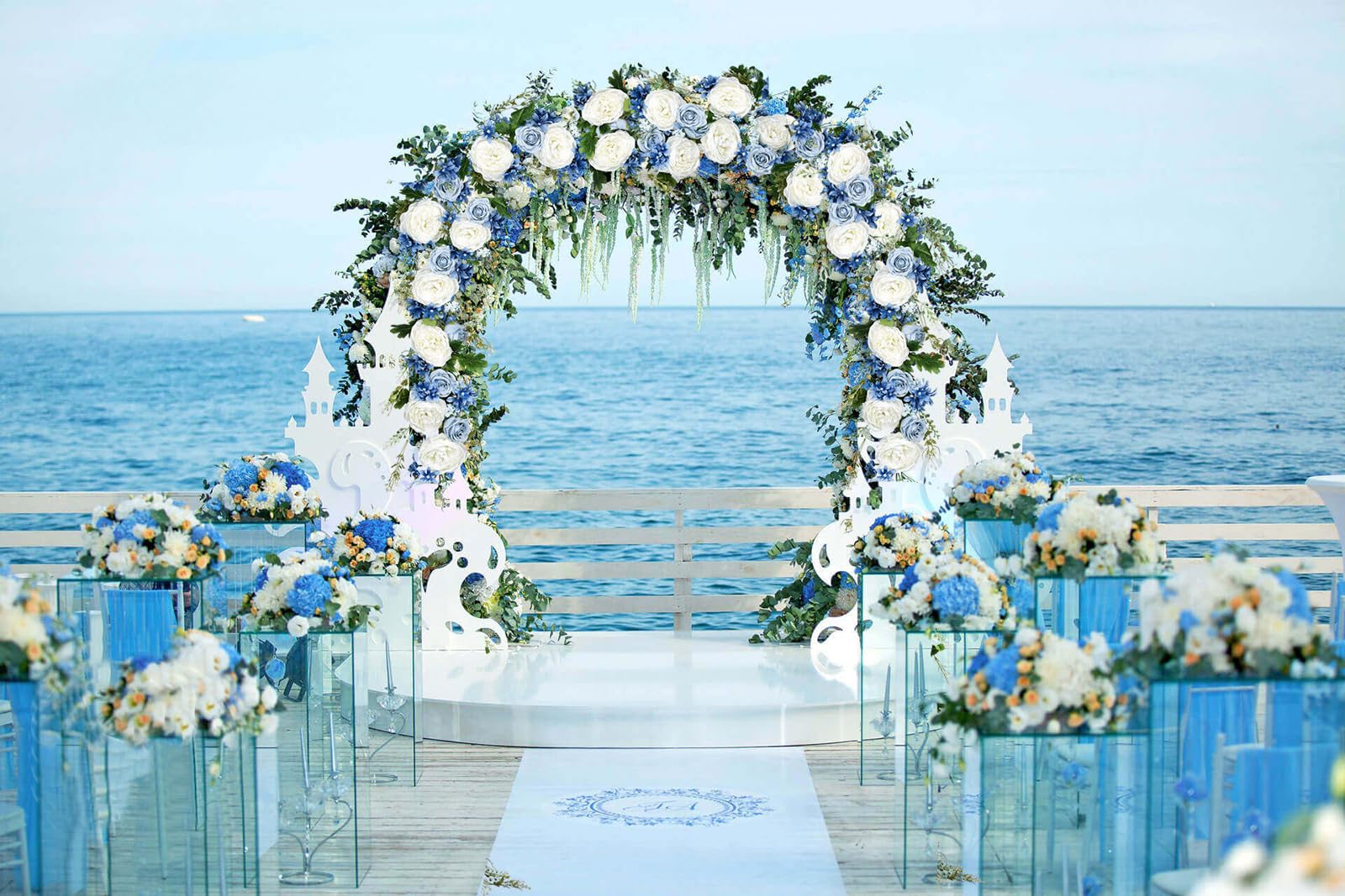 Lvydec garland as table centerpiece for timeless tablescapes.