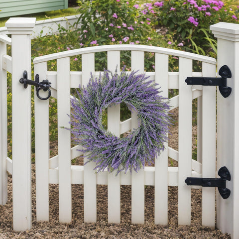 LZNPA front-door wreath wedding-ready enhances photos with timeless romance.