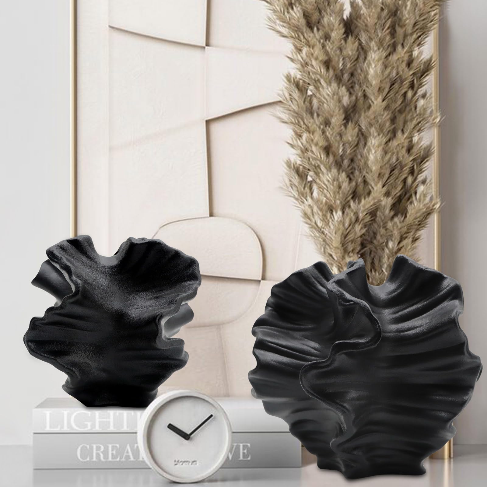 LZV black flower-shaped vase featuring a geometric design for minimalist spaces