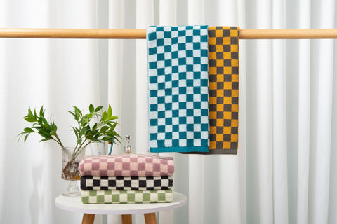 Madi-Cadi towels resist fading to maintain vibrant colors.