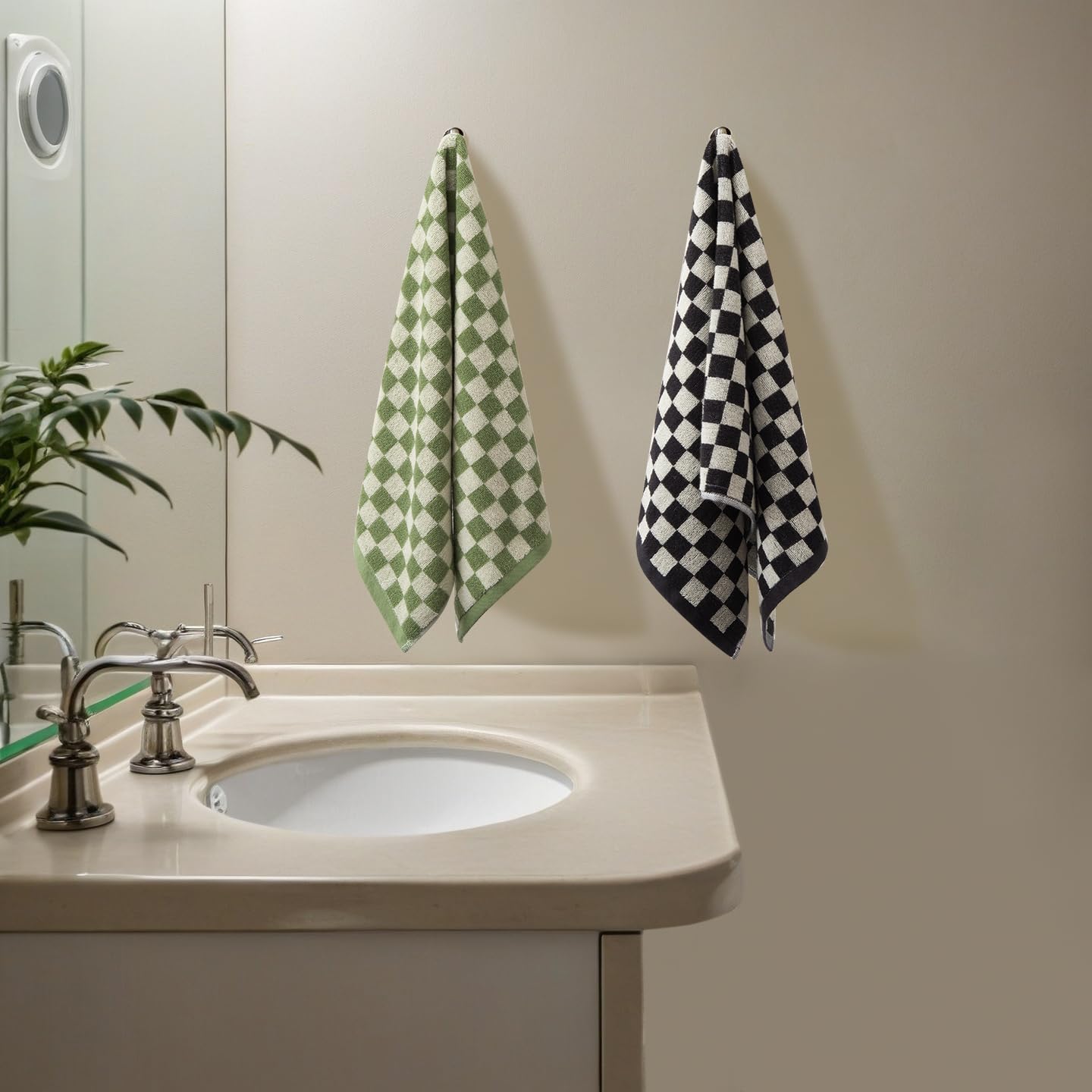 Madi-Cadi gift-ready towel set, ideal for celebrations.