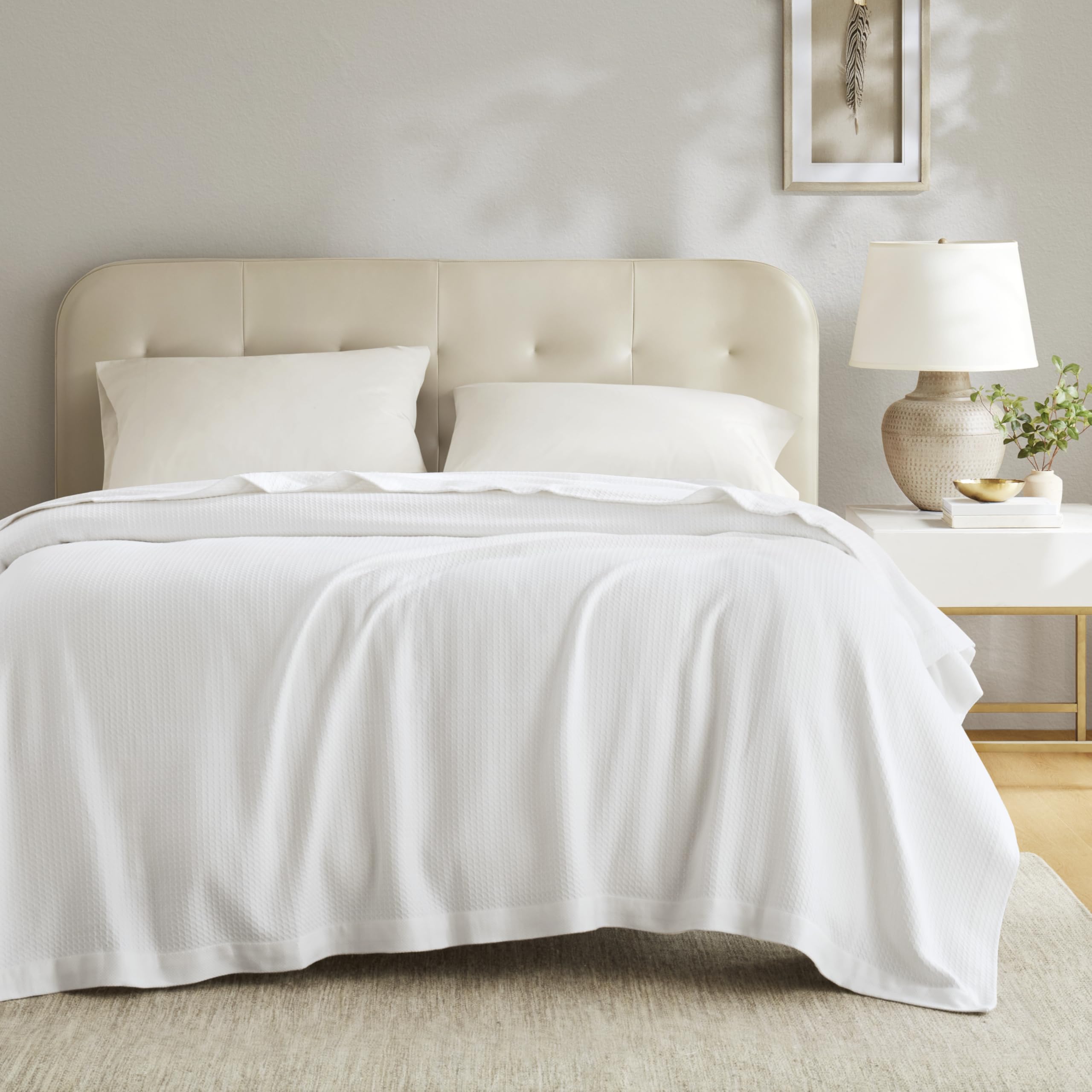 Madison Park Egyptian Cotton Blanket waffle knit detail highlighting durability and cozy warmth.