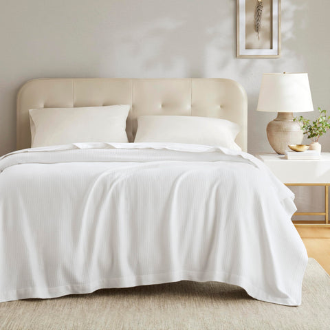 Madison Park Egyptian Cotton Blanket waffle knit detail highlighting durability and cozy warmth.