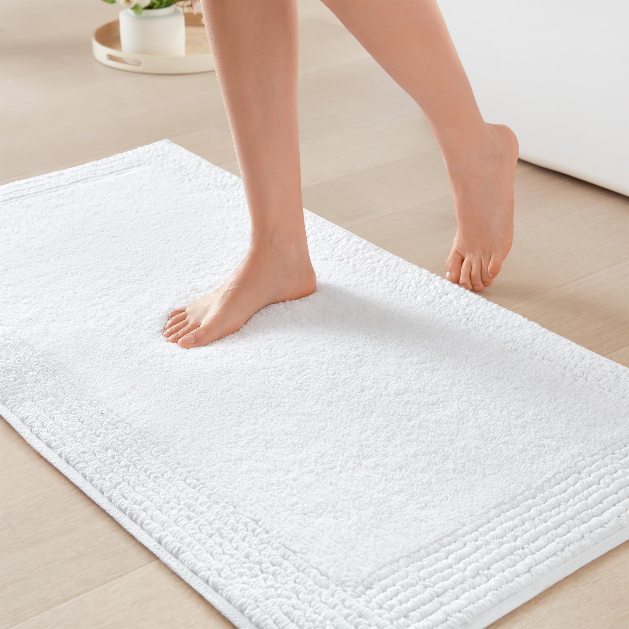 Madison Park Splendor bath rug top view shows dense plush underfoot