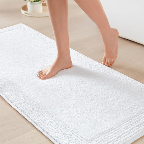Madison Park Splendor rug with dense tufted top for luxurious underfoot softness.