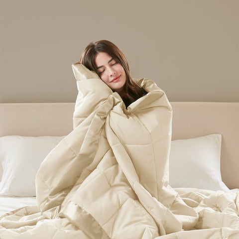 Madison Park Windom all-season use with lightweight warmth.