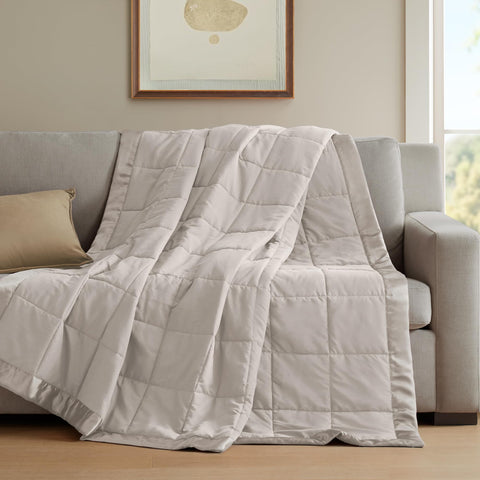 All-season use shown with lightweight Windom blanket for year-round comfort