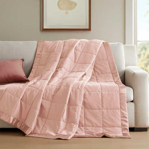 Windom full/queen size on bed shows generous coverage