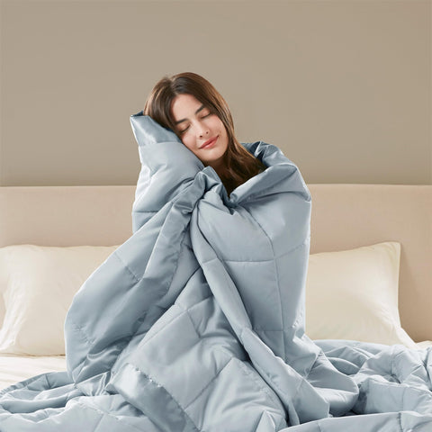 Machine washable Windom blue king blanket for easy care