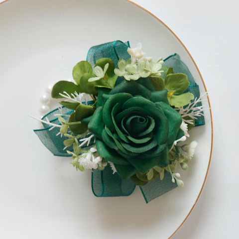 MAFELOE artificial greenery and ribbons for lasting color