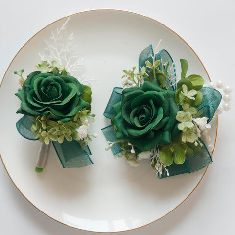 MAFELOE boutonniere back with pins and clips for secure attachment