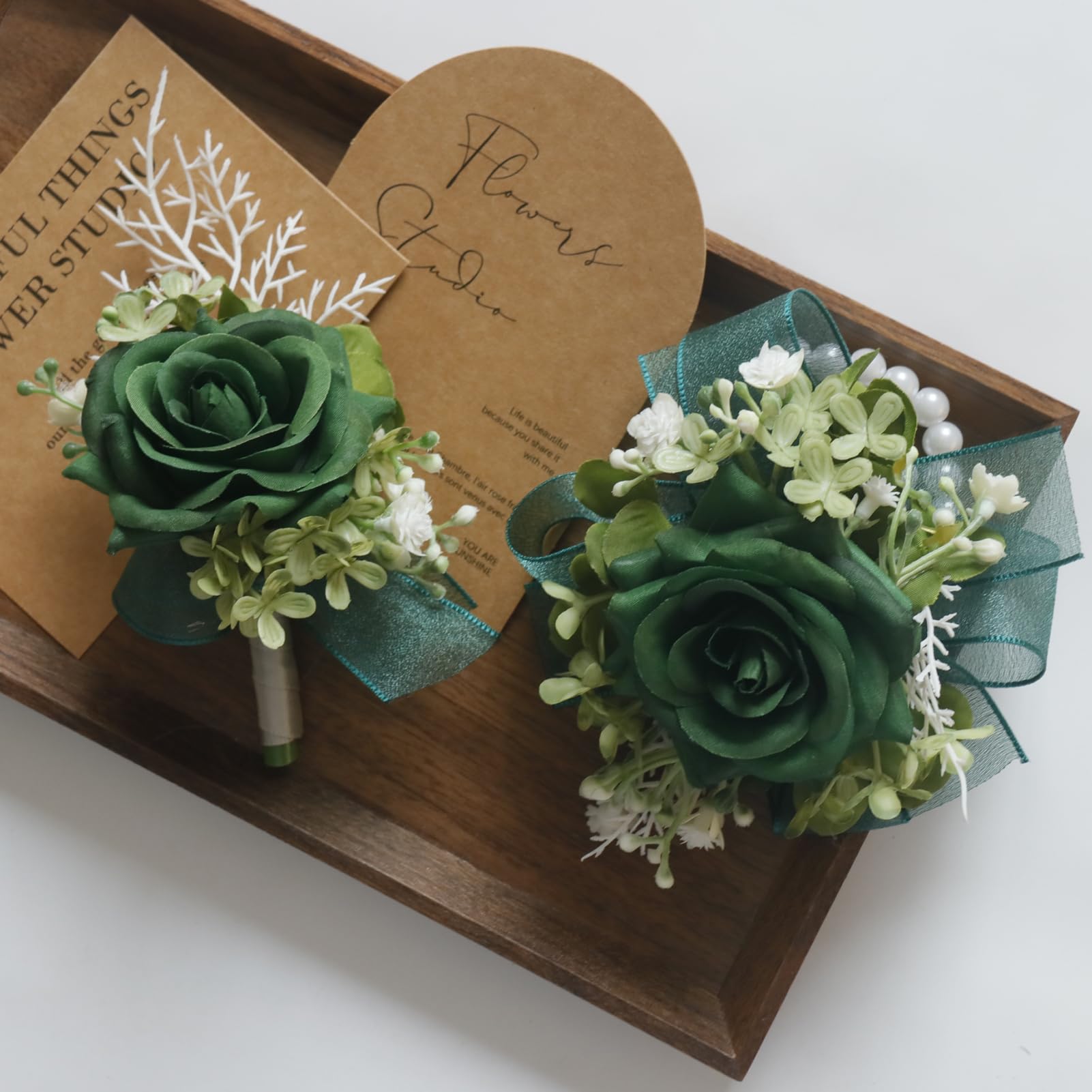 MAFELOE includes 1 boutonniere and 1 hand flower