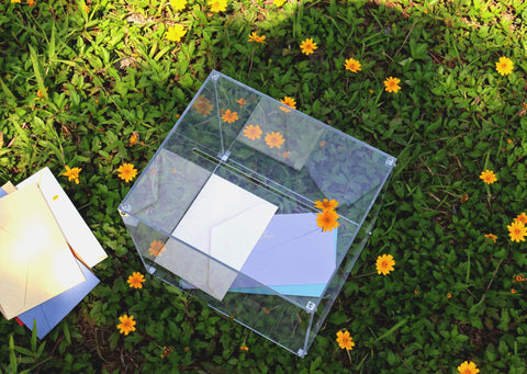 MaiiTiproll large 10x10x8.5 box for ample card capacity.