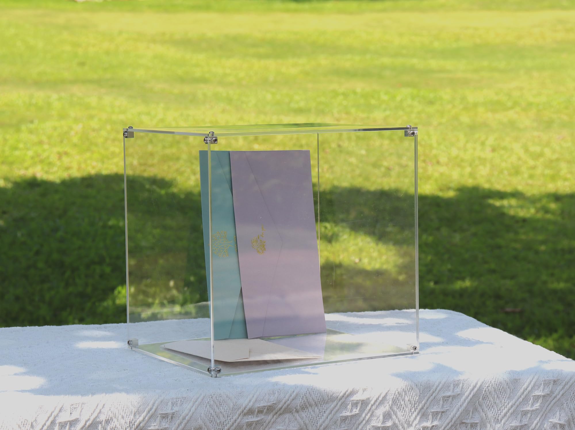 MaiiTiproll wedding box with DIY print area for personalized card designs.