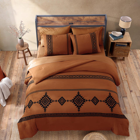 MaiRêve 240 gsm fill close-up highlighting plush warmth.