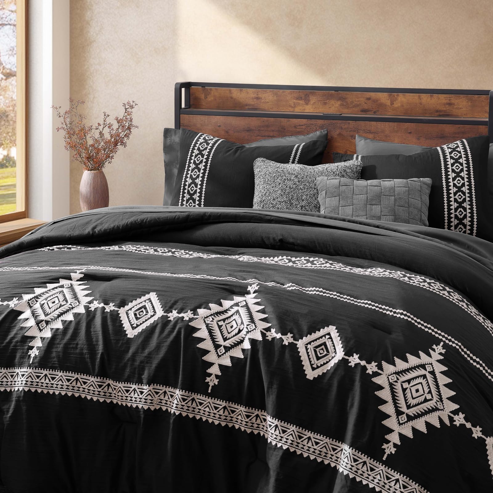 MaiRêve bedding packaging contents includes 7-piece set and sheets