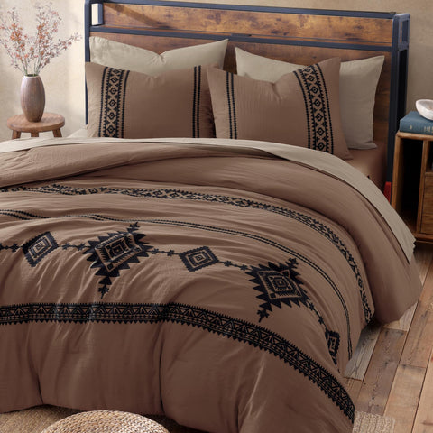 MaiRêve bed-in-a-bag packaging displays complete 7-piece set for easy setup