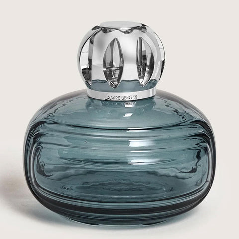 MAISON BERGER Enigma catalytic setup emphasizes flameless diffusion and odor neutralization.