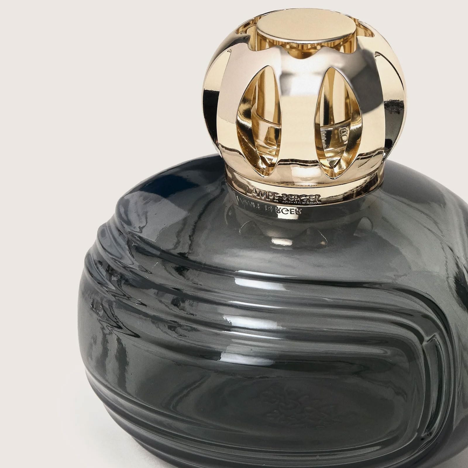 MAISON BERGER Enigma hot stone catalytic ritual operates without flame.