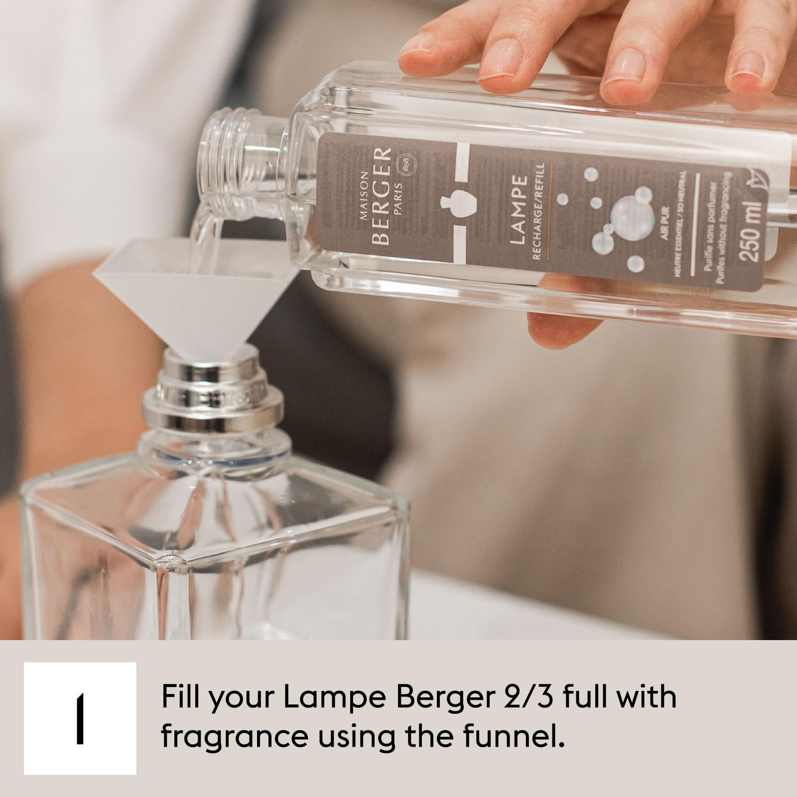 MAISON BERGER lamp-compatible refill powers flameless fragrance diffusion