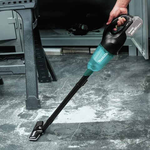 Makita XLC02ZB ergonomic grip for comfortable handling.