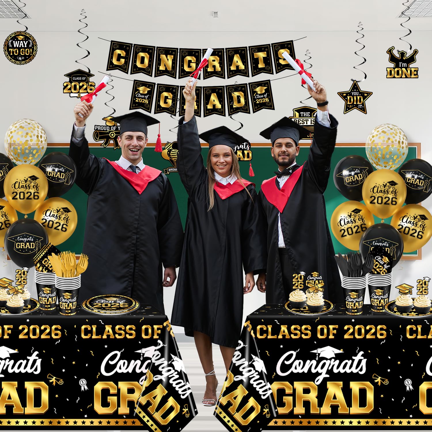 M AMFEOV black gold graduation plates for easy serving at parties.