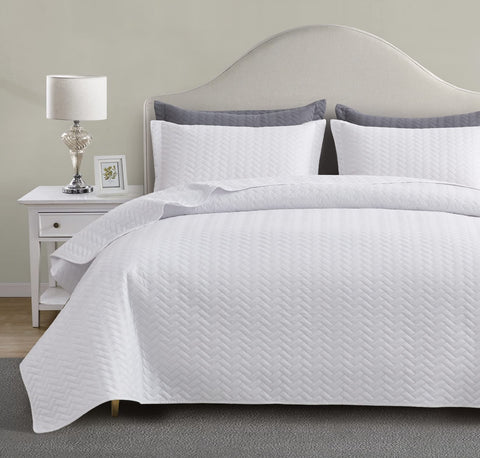 Maple&Stone white quilt set in king bed showing soft, breathable microfiber comfort
