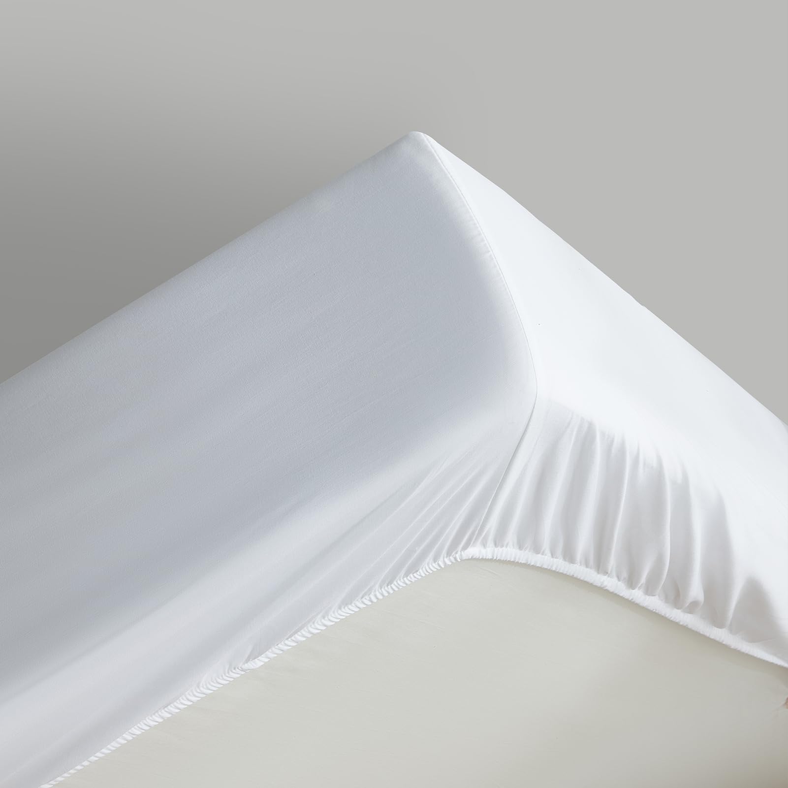 Maple&Stone durable-fade-resistant fabric maintains bright white over time.