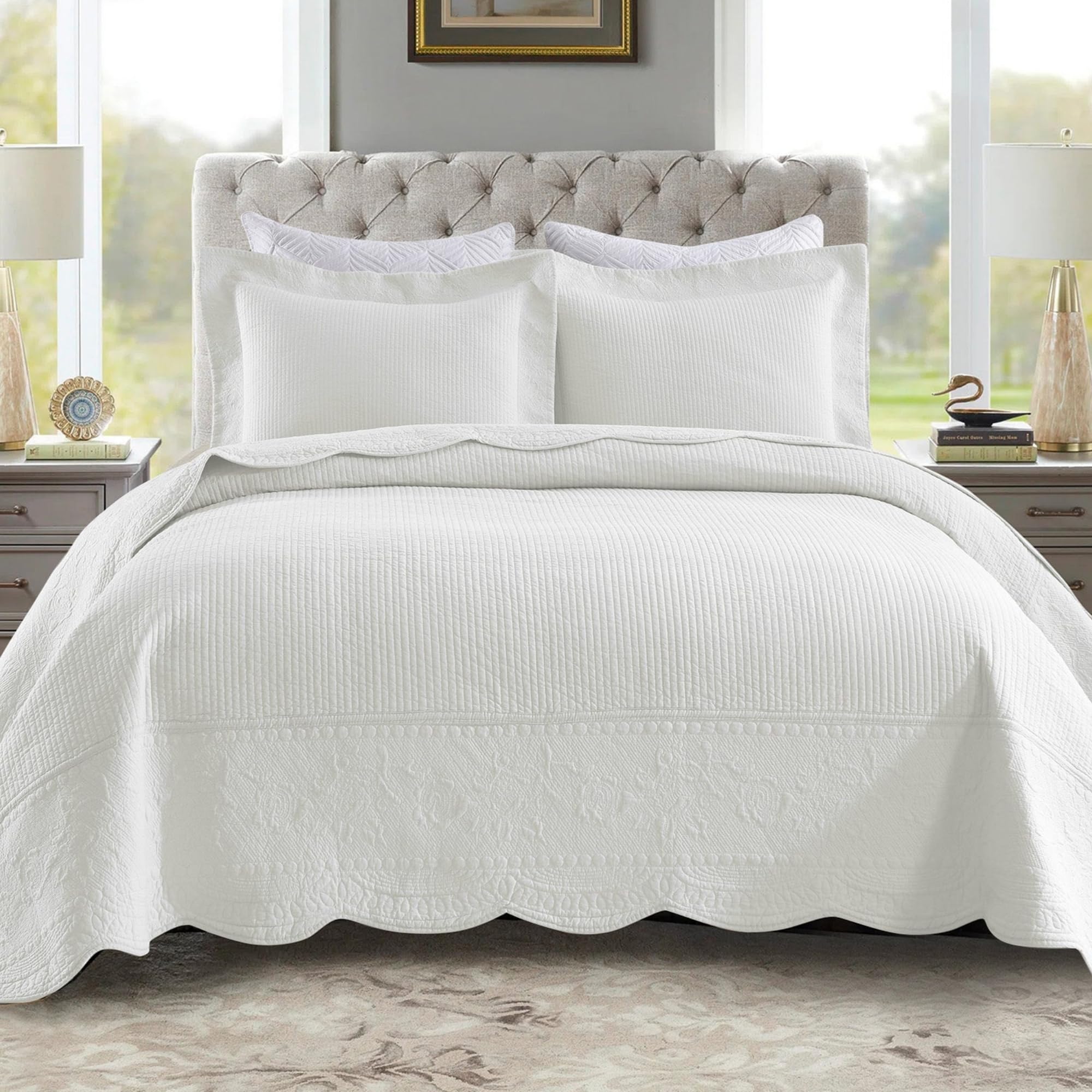 MarCielo 3-piece oversized bedspread in soft, breathable cotton for year-round comfort.