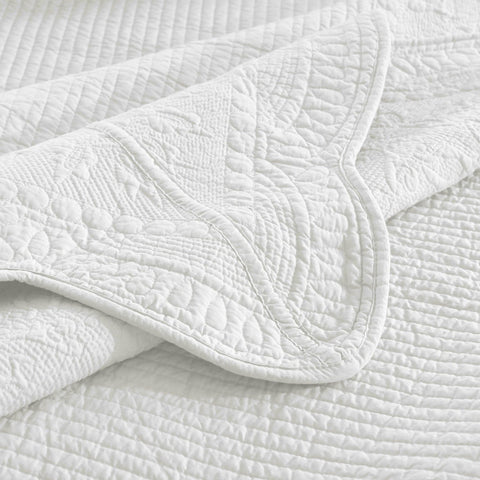 MarCielo king-quilt 118x106 provides extra coverage for larger beds.