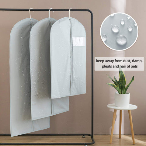 MARMINS bag protects clothes from dust and damp while preserving appearance.