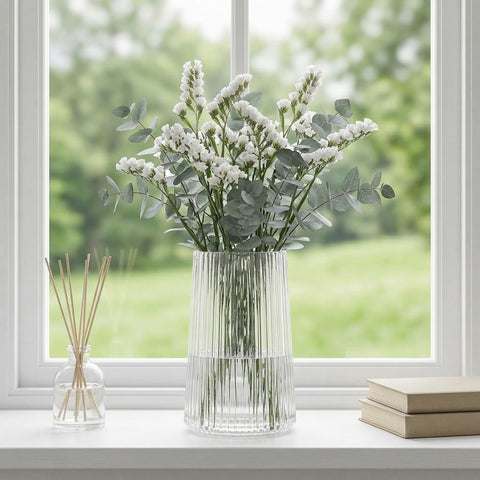 MARTAGE ribbed vase close-up texture highlighting craftsmanship and clarity