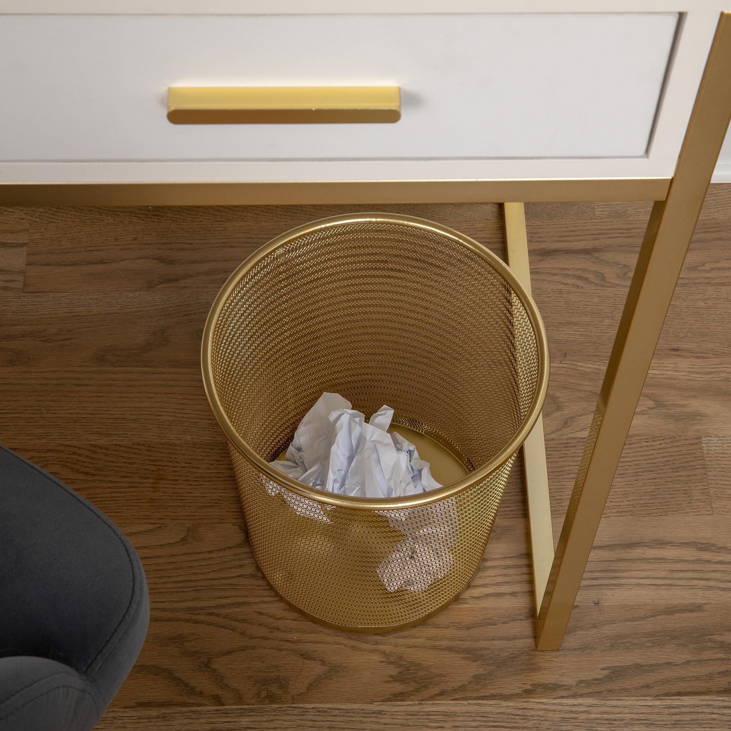 Close-up of the gold mesh finish shows scratch-resistant beauty and modern office style.