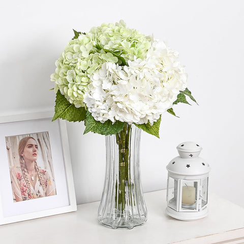 Martine Mall hydrangea packaging and head-stem separation process.