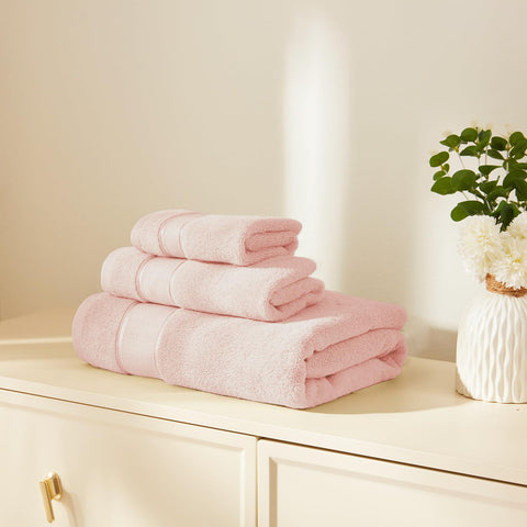 Marvione Turkish cotton bath towels with a 650gsm, close-up texture.