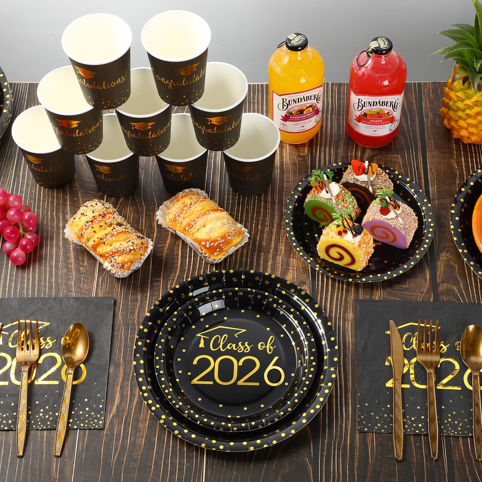 MASHAN graduation cups provide sturdy, disposable beverage service