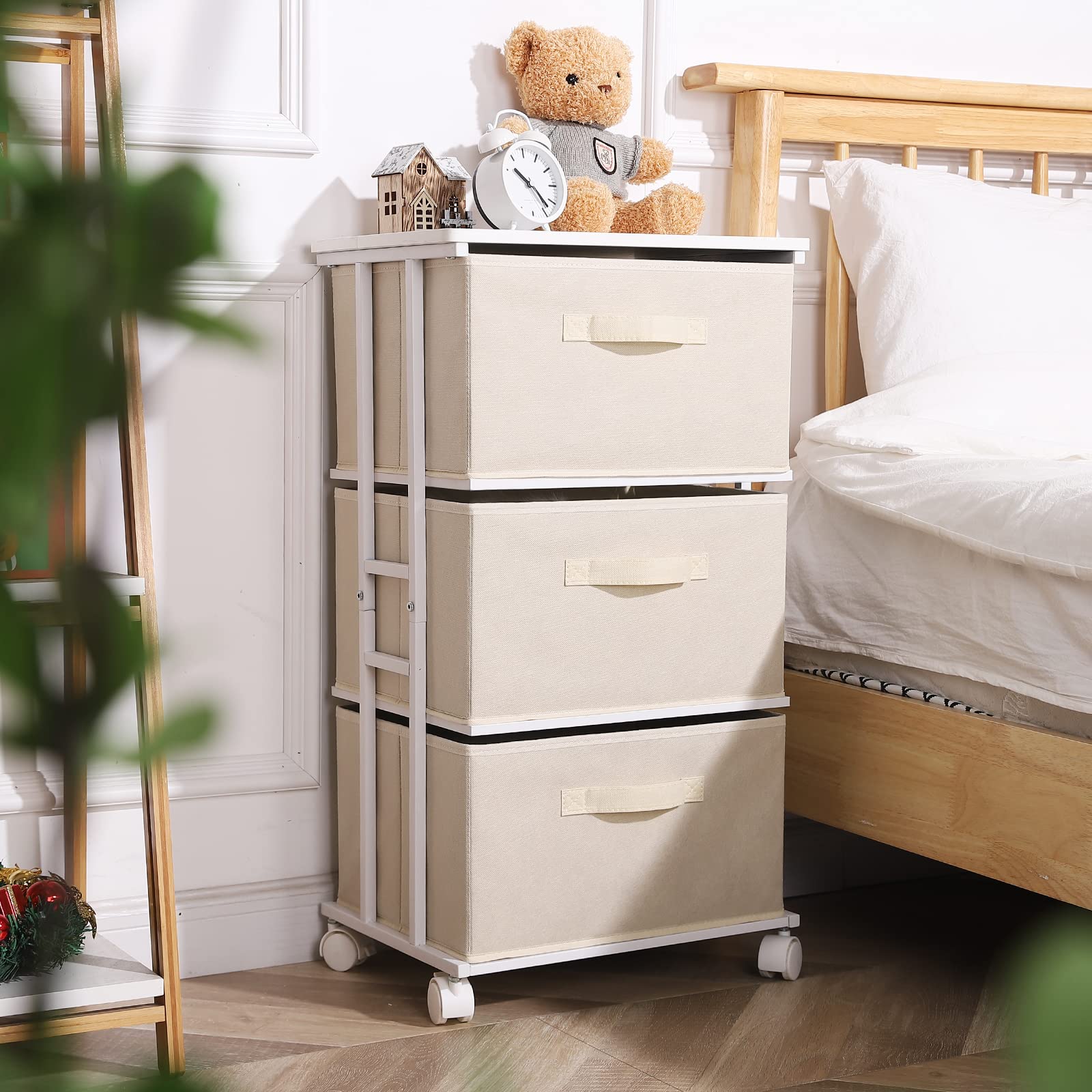 MAX Houser beige wood-top close-up, highlighting quality materials.