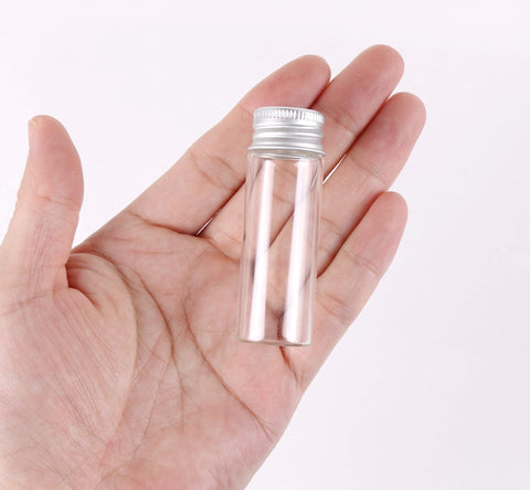MaxMau aluminum cap with gasket for secure storage.