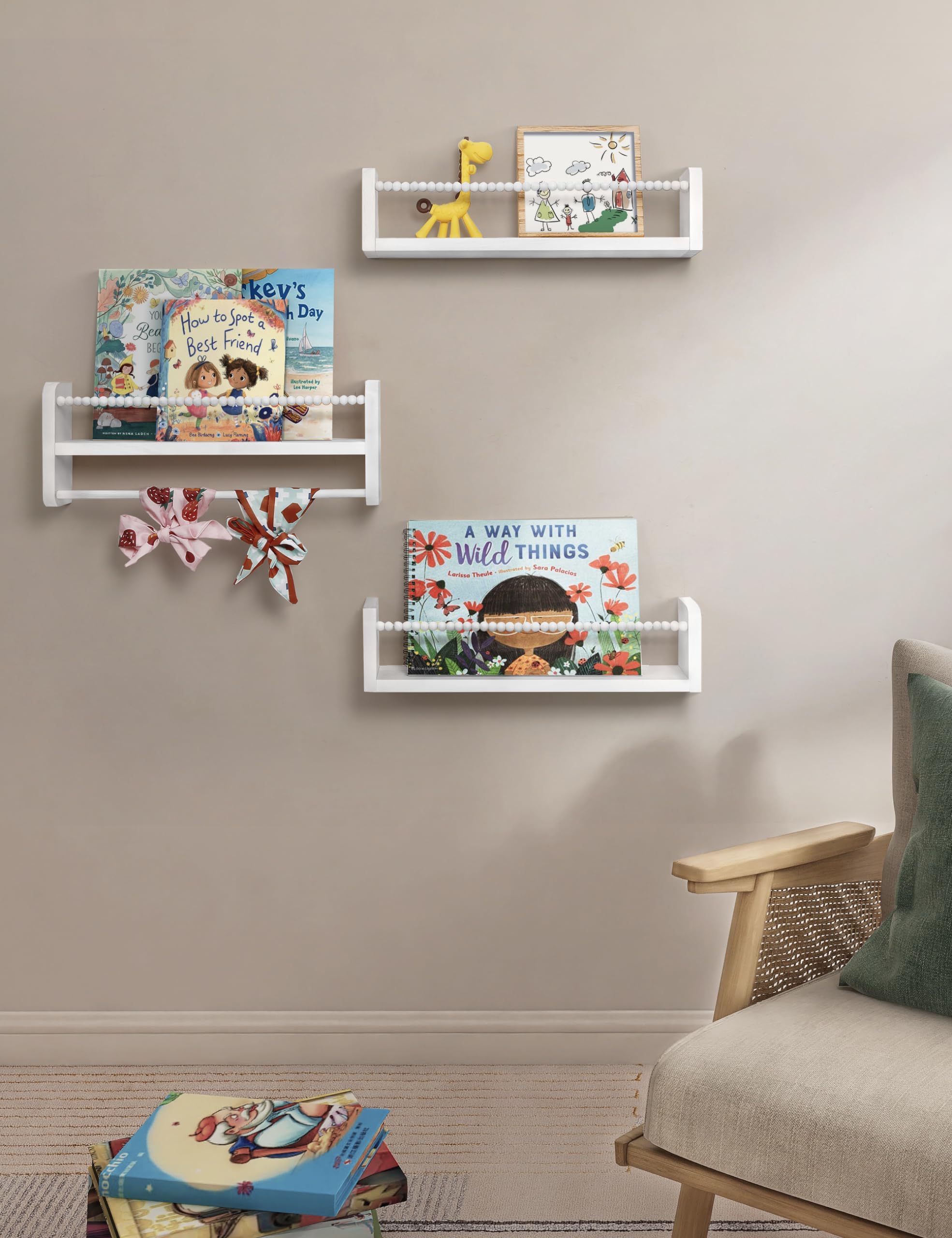 Maxpeuvon easy-install kit helps you mount stylish shelves in minutes.