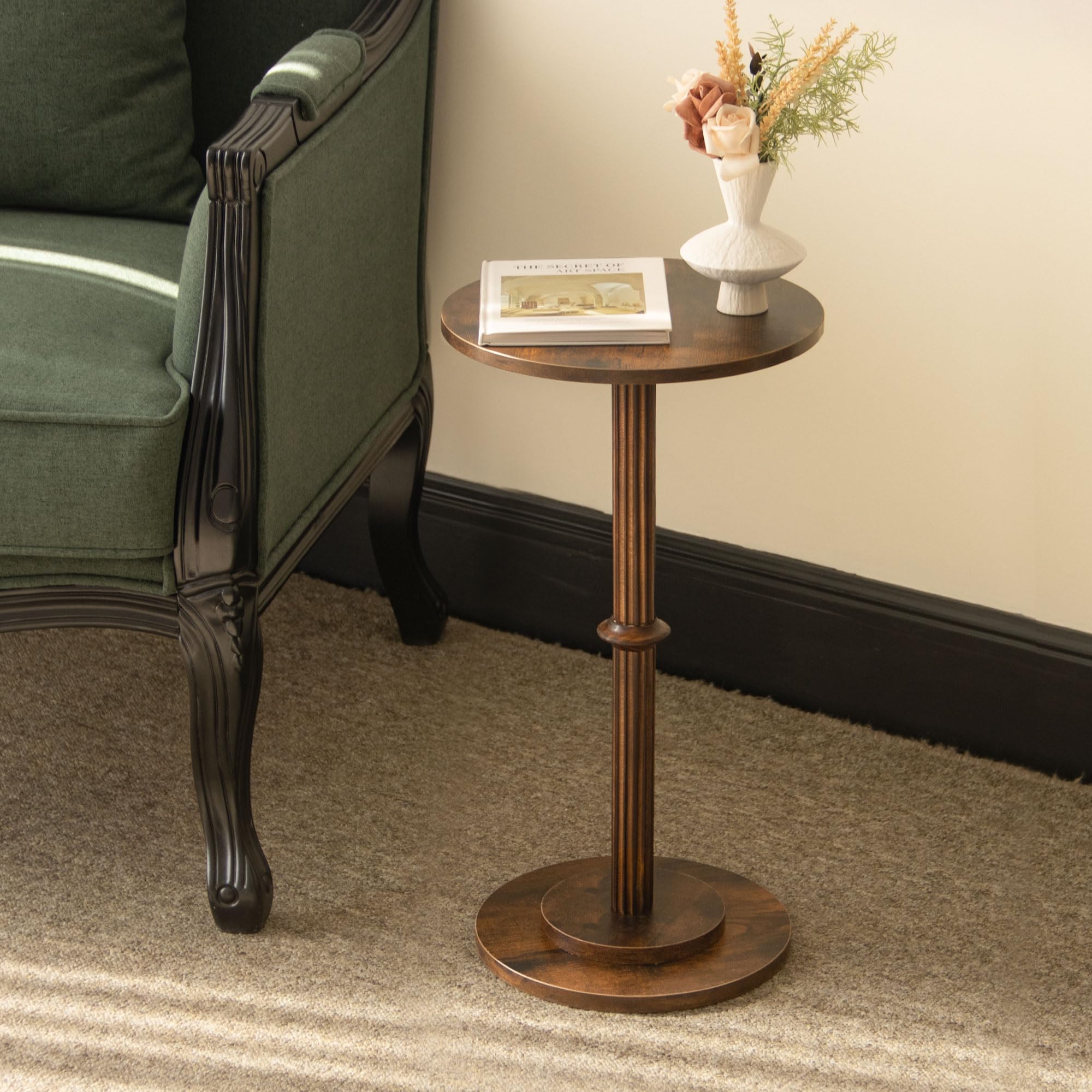 MaxSmeo Drink Table complements small apartments with practical surface.
