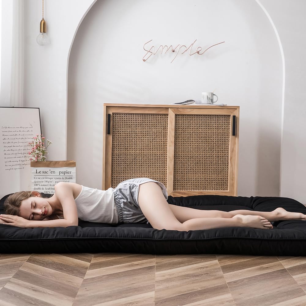 MAXYOYO portable floor mattress ideal for car trips and guest rooms.