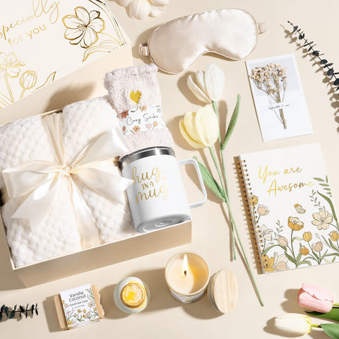 MAYICIVO dried flower card adds a delicate, decorative message.