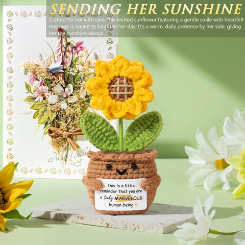 MAYICIVO vanilla coconut scented candle creates a calming ambiance.