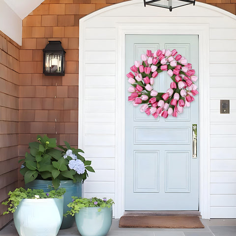 MDSTBN front-door display that greets visitors with seasonal beauty.