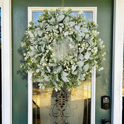MDSTBN grapevine base wreath construction ensures sturdy indoor/outdoor use