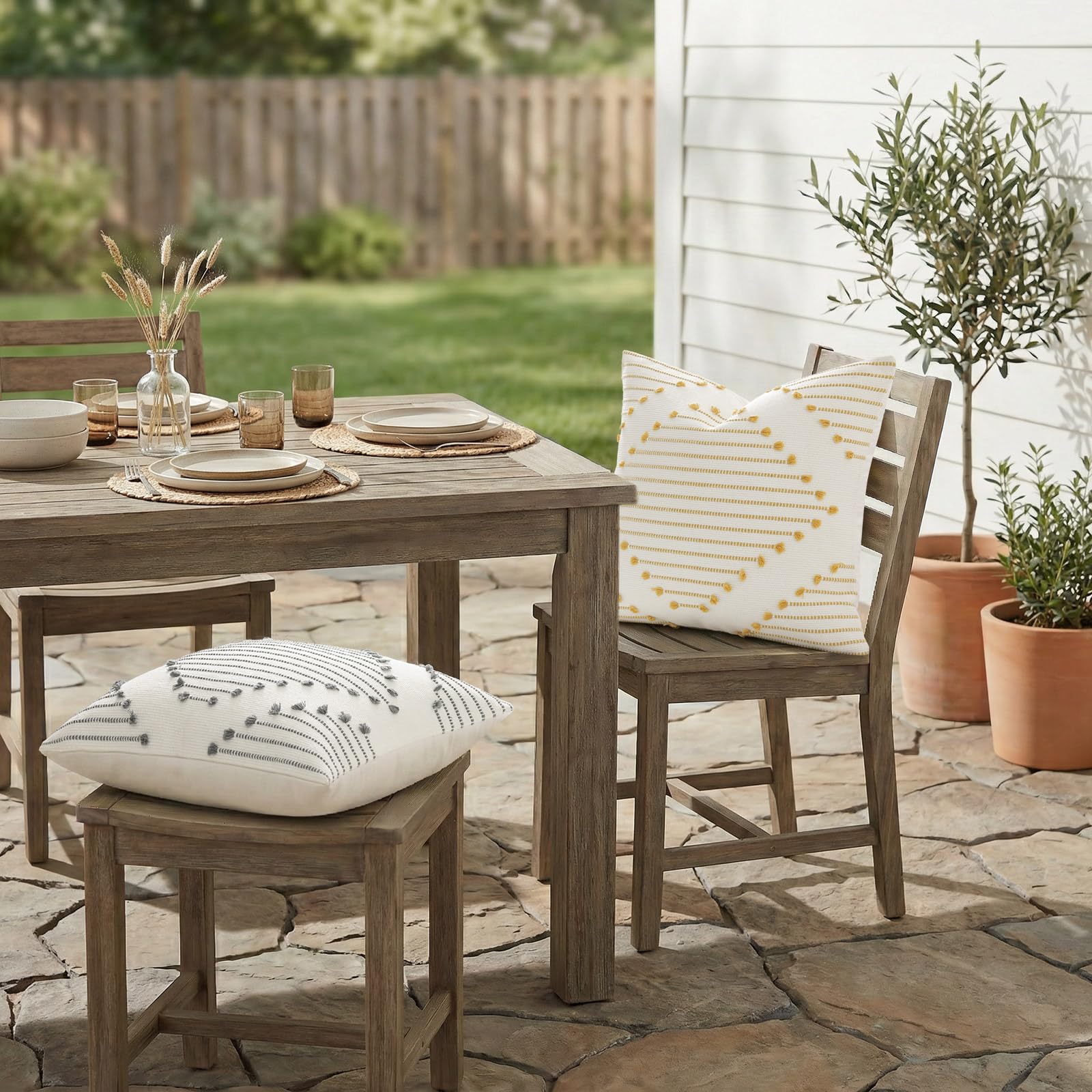 Mecatny yellow-white contrast cover adds cheerful style to living spaces.